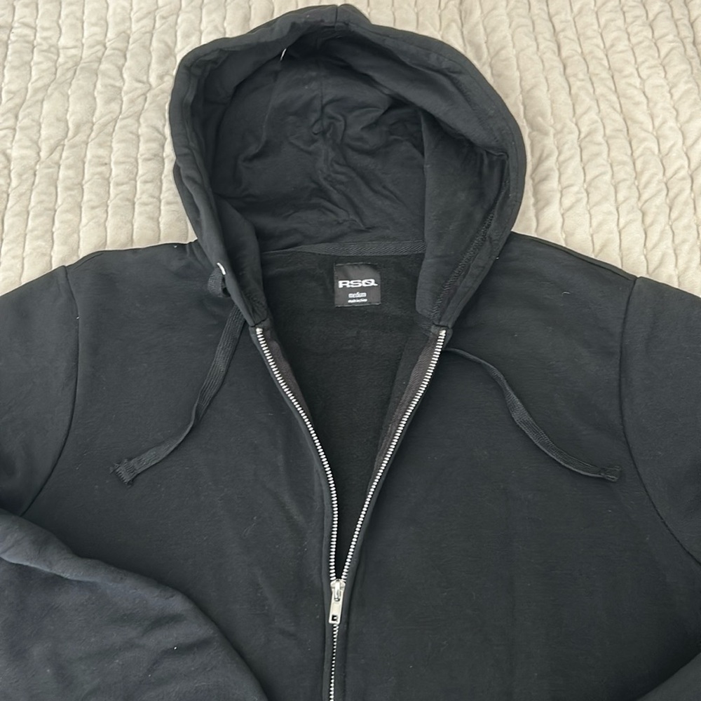tilly’s black zip up hoodie, RSQ. size medium never worn